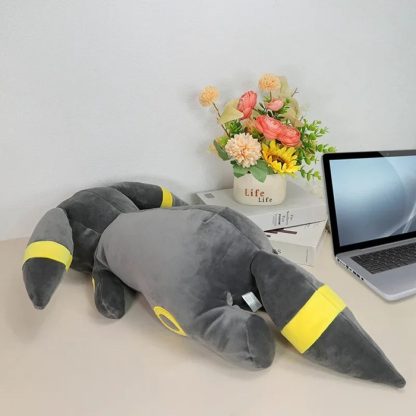 Liebenswertes schlafendes Umbreon Nachtara Kuscheltier Pokemon (ca. 60cm) – Bild 4