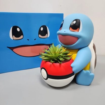 Schiggy Squirtle Figur mit Topf im Pokeball Look – Bild 5