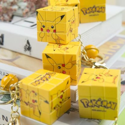 Mini Pikachu Zauberwürfel Look Schlüsselanhänger – Bild 3