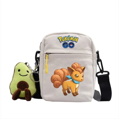 Messenger Tasche mit Pokemon Motiven und Avocado Plüsch Anhänger – Bild 12