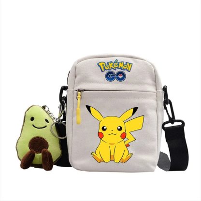 Messenger Tasche mit Pokemon Motiven und Avocado Plüsch Anhänger – Bild 14