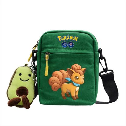 Messenger Tasche mit Pokemon Motiven und Avocado Plüsch Anhänger – Bild 15