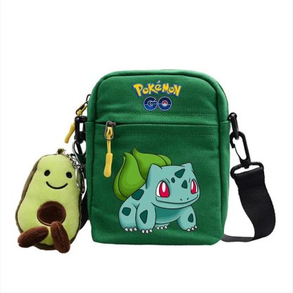 Messenger Tasche mit Pokemon Motiven und Avocado Plüsch Anhänger – Bild 17