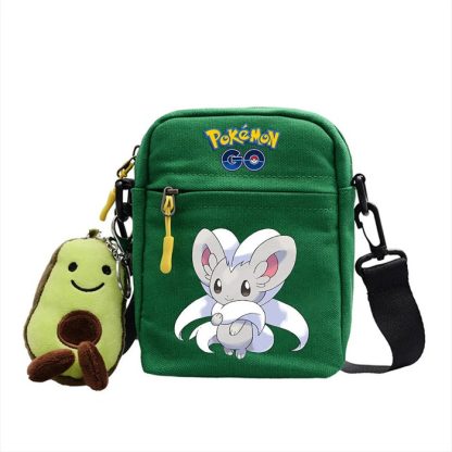 Messenger Tasche mit Pokemon Motiven und Avocado Plüsch Anhänger – Bild 18