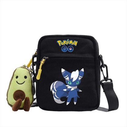 Messenger Tasche mit Pokemon Motiven und Avocado Plüsch Anhänger – Bild 34