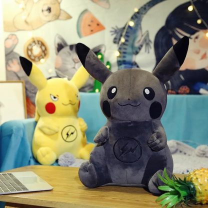 Schwarzer Pikachu XXL Plüsch Pokemon (35/55/80/100cm) – Bild 6