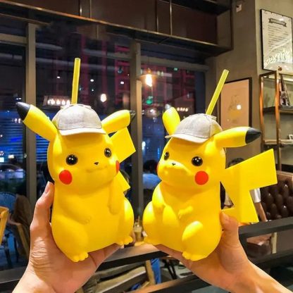 Detektiv Pikachu Trinkflasche (650ML) – Bild 3