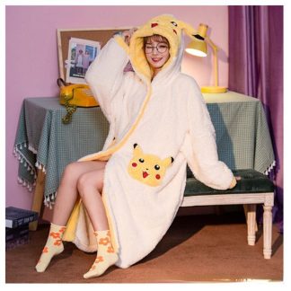 Pokemon Pikachu Kuscheliger Fleece Bademantel